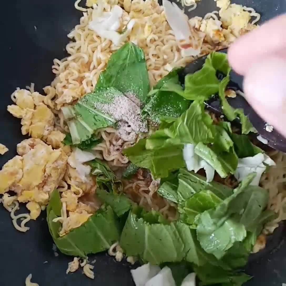 Foto langkah ke 3 dari resep Bakmi Goreng Bumbu Ebi.