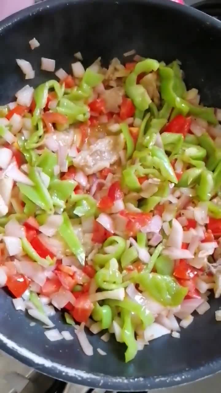 صورة لخطوة 3 من وصفة شاورما الاستيك بالخضار👌