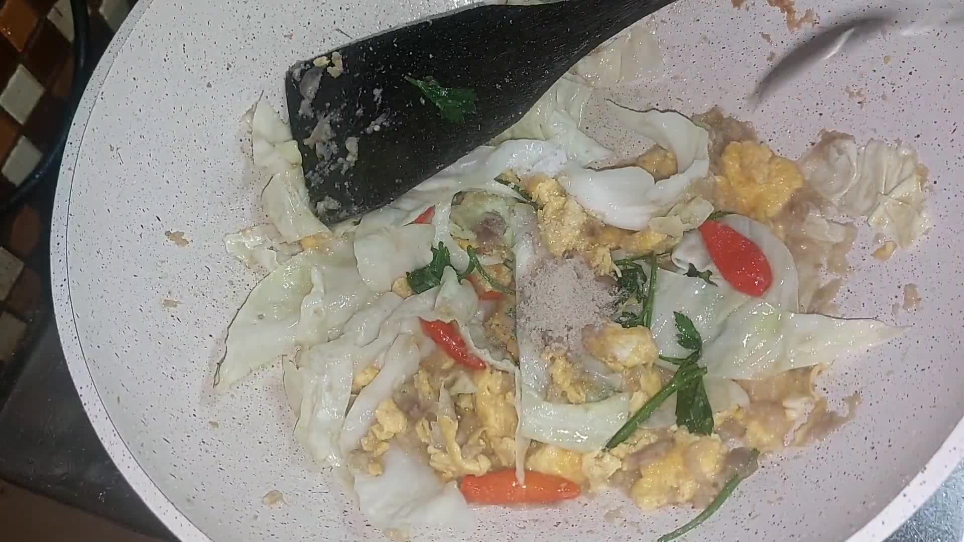 Foto langkah ke 5 dari resep 194. Mie Goreng Jawa.