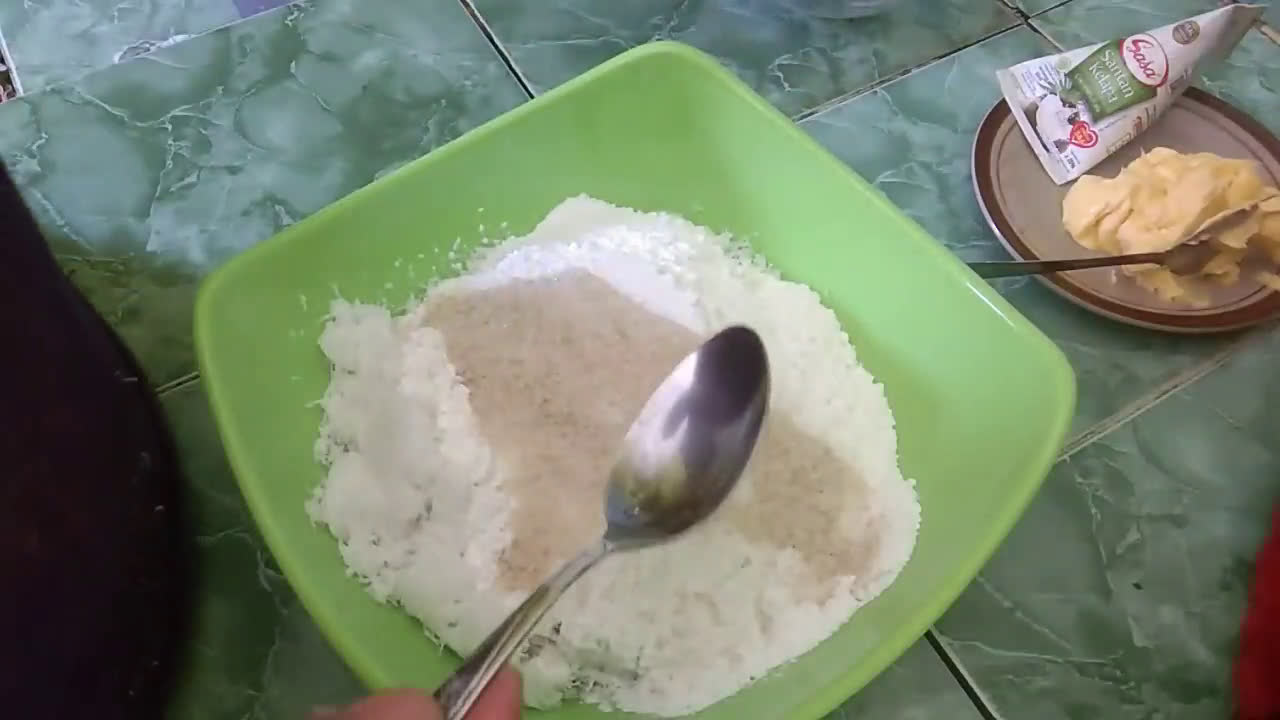 Foto langkah ke 1 dari resep Wingko Teflon.