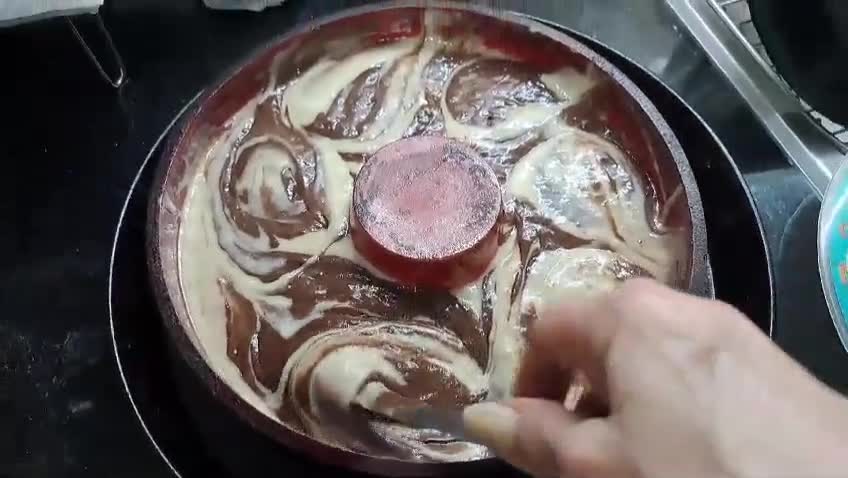 Foto del paso 3 de la receta: Budín de bananas marmolado