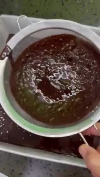 Gambar langkah 9 resipi Kek Coklat Viral.