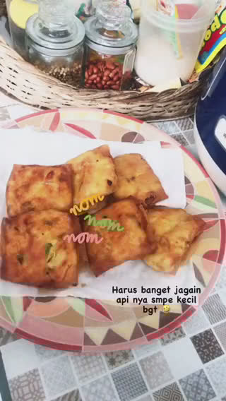Foto langkah ke 5 dari resep Martabak Tahu Pedas.