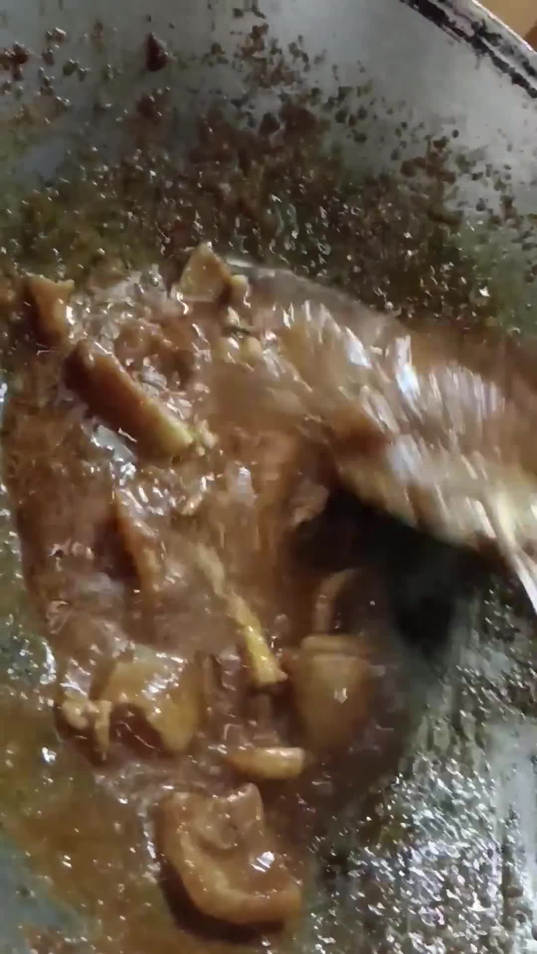 Gambar langkah 3 resipi 13:3:24 - Sotong sambal bersantan bersulam telur puyuh.