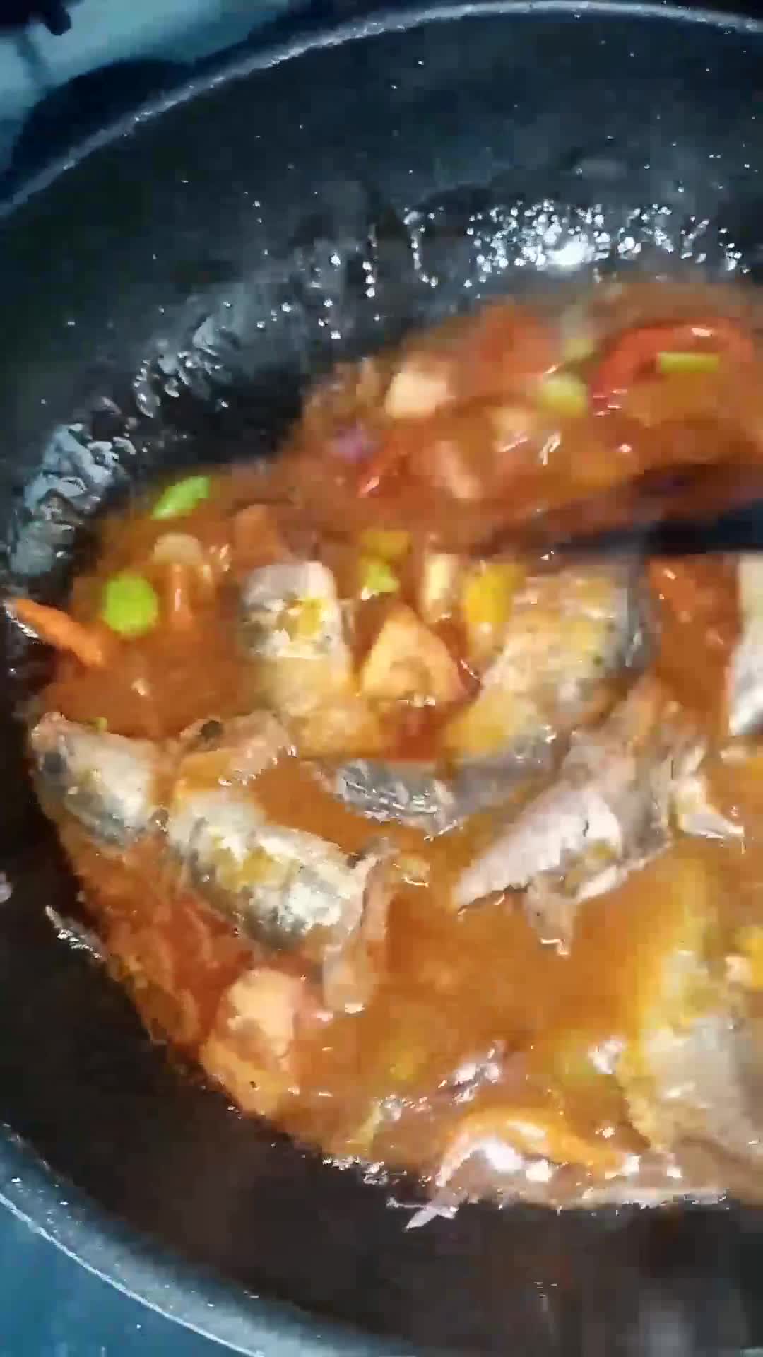 Foto langkah ke 3 dari resep Sarden Telur Ceplok Petai.
