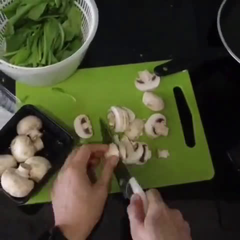 Foto langkah ke 4 dari resep Mie Ayam Jamur Rumahan (step video).