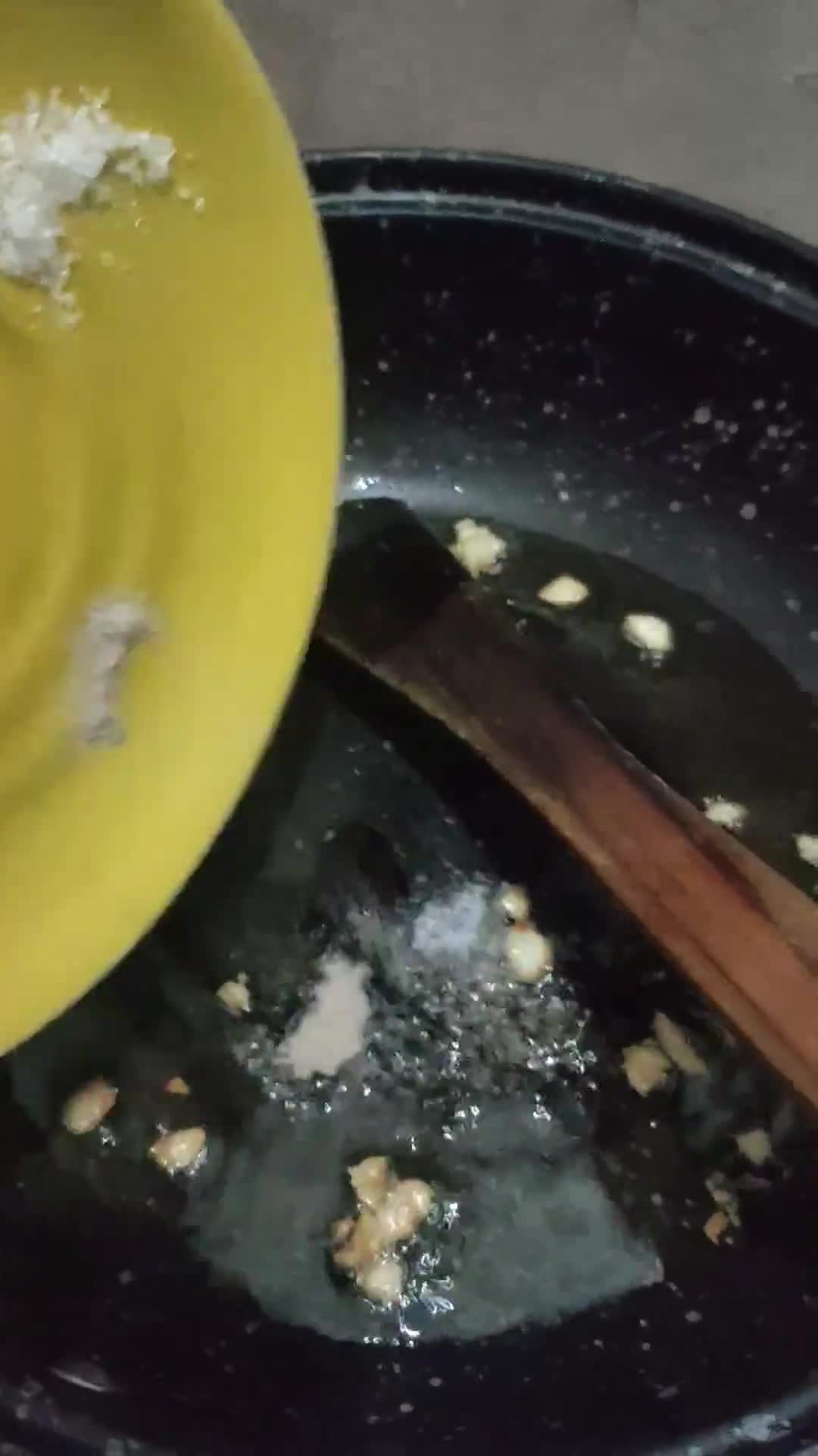 Foto langkah ke 4 dari resep Buncis Cumi Saos Tiram.