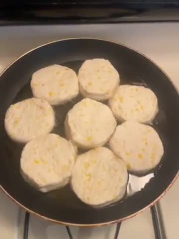 A picture of step 4 of Famous Sausage Gravy.