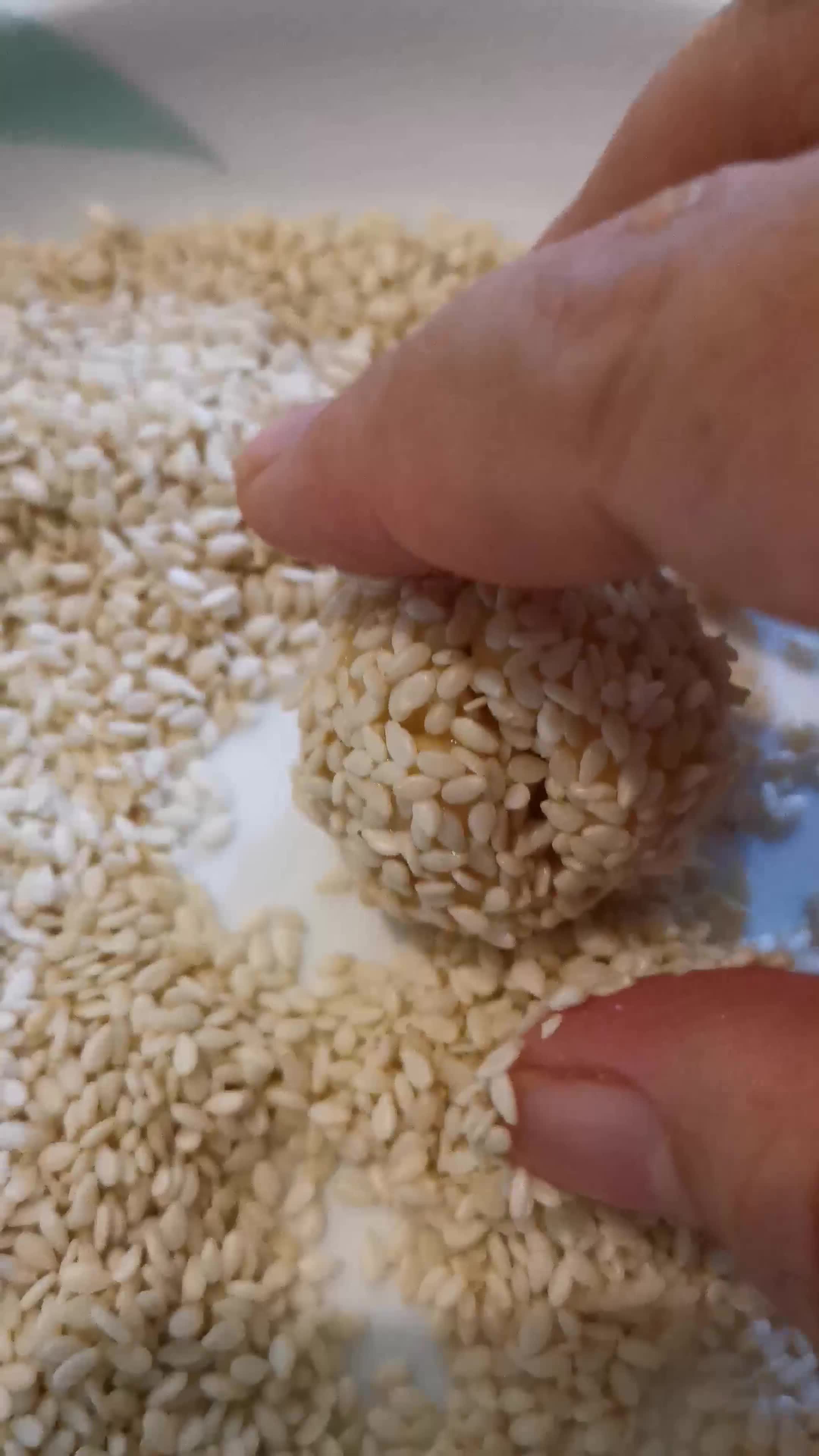 Foto langkah ke 4 dari resep 47. Onde-onde Ketawa.