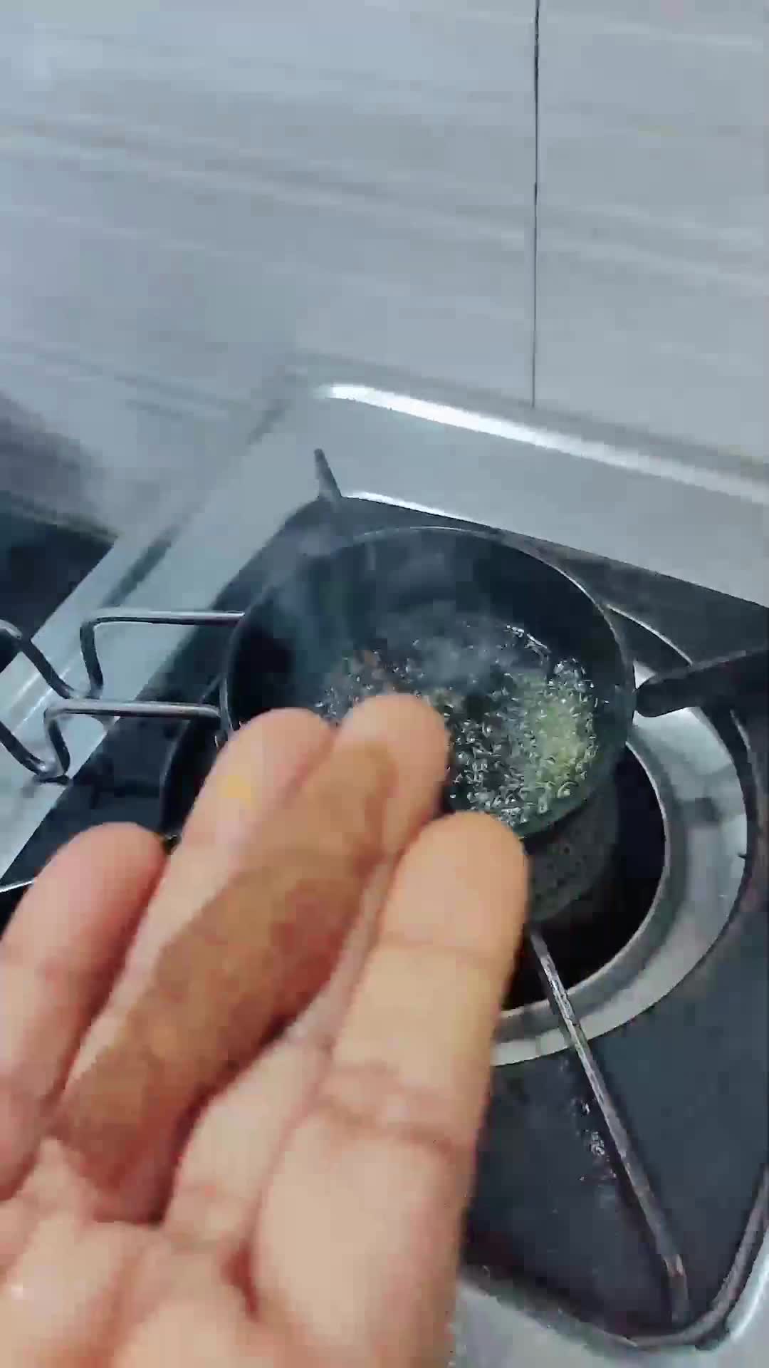 गुजराती खट्टी मीठी दाल (Gujarati khatti meethi dal recipe in hindi) रेसिपी चरण 3 फोटो