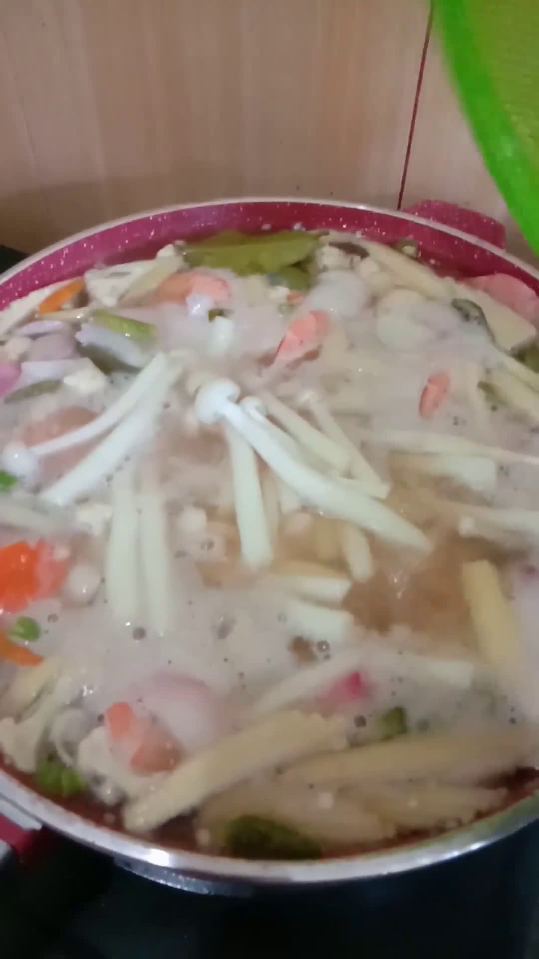 Gambar langkah 3 resipi Tom Yam Putih 🇹🇭.