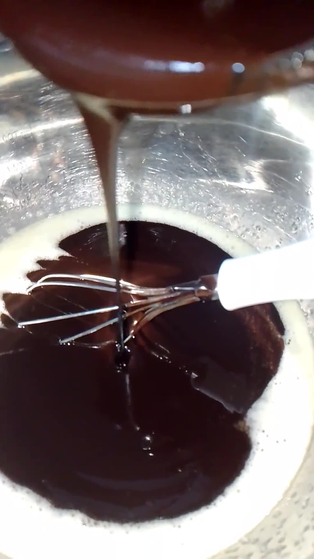 Foto langkah ke 2 dari resep Fudgy brownies.