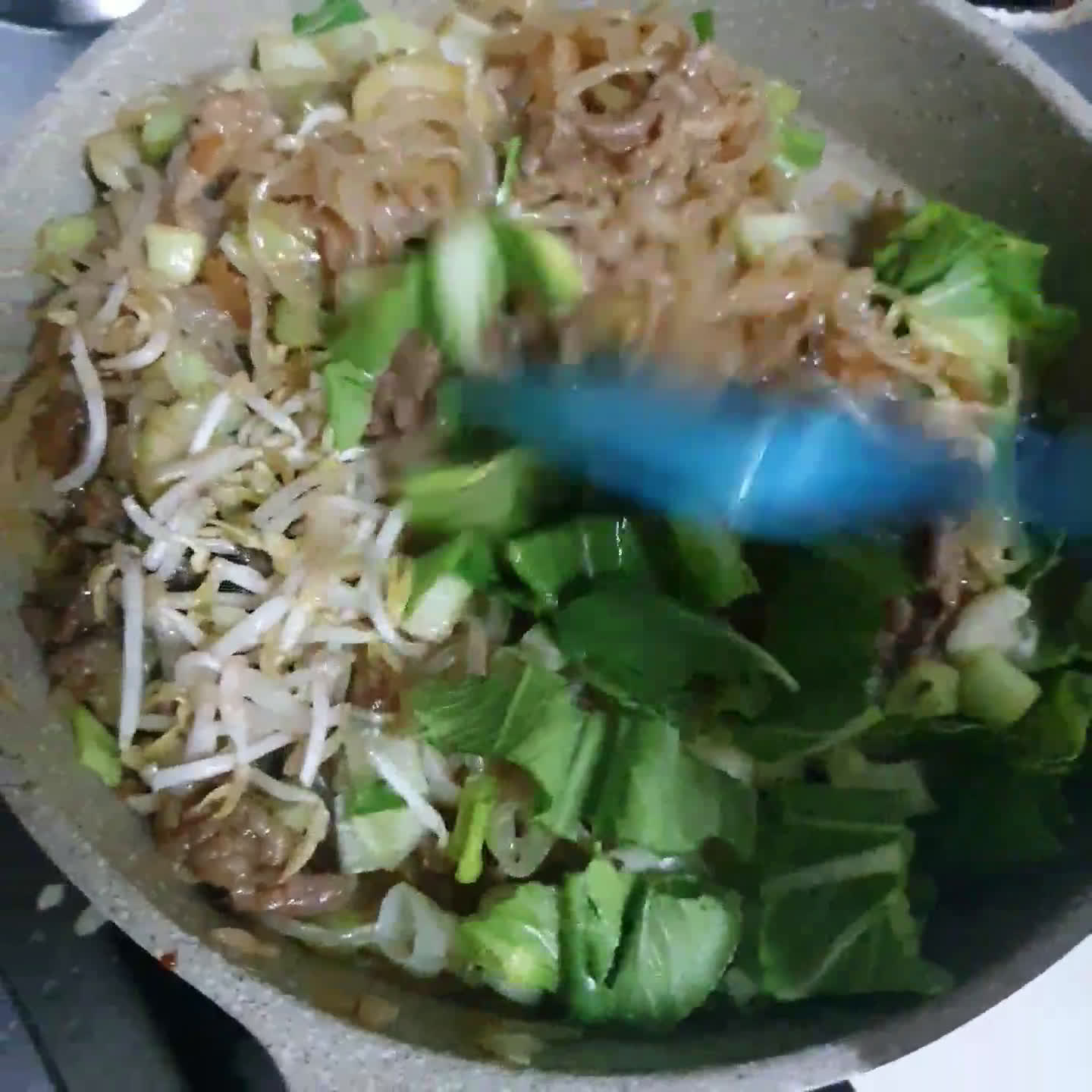 Foto langkah ke 5 dari resep 369. Mi Shirataki Goreng Pedas.