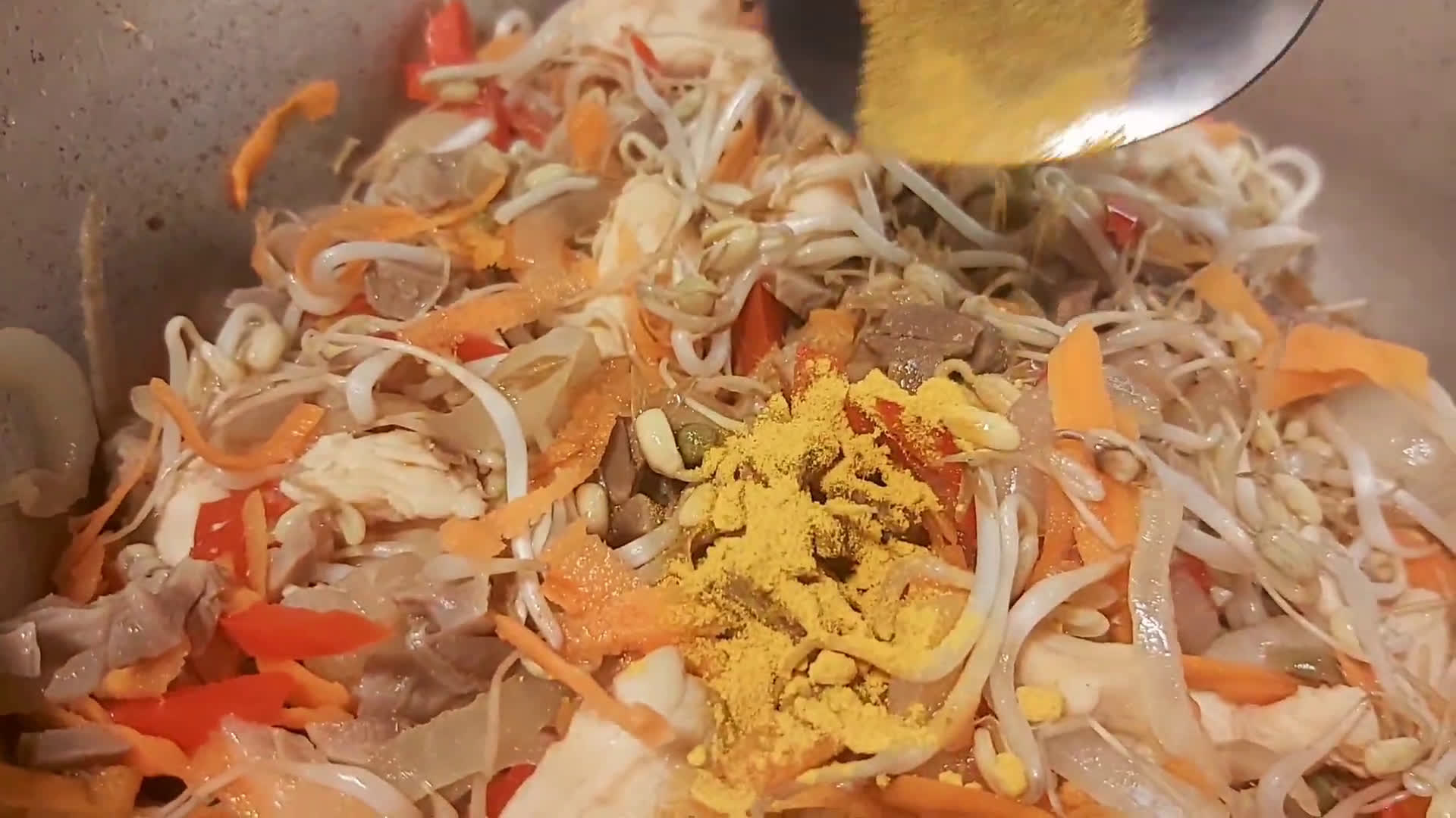 Foto del paso 7 de la receta: Salteado de mollejas, pollo y verduras