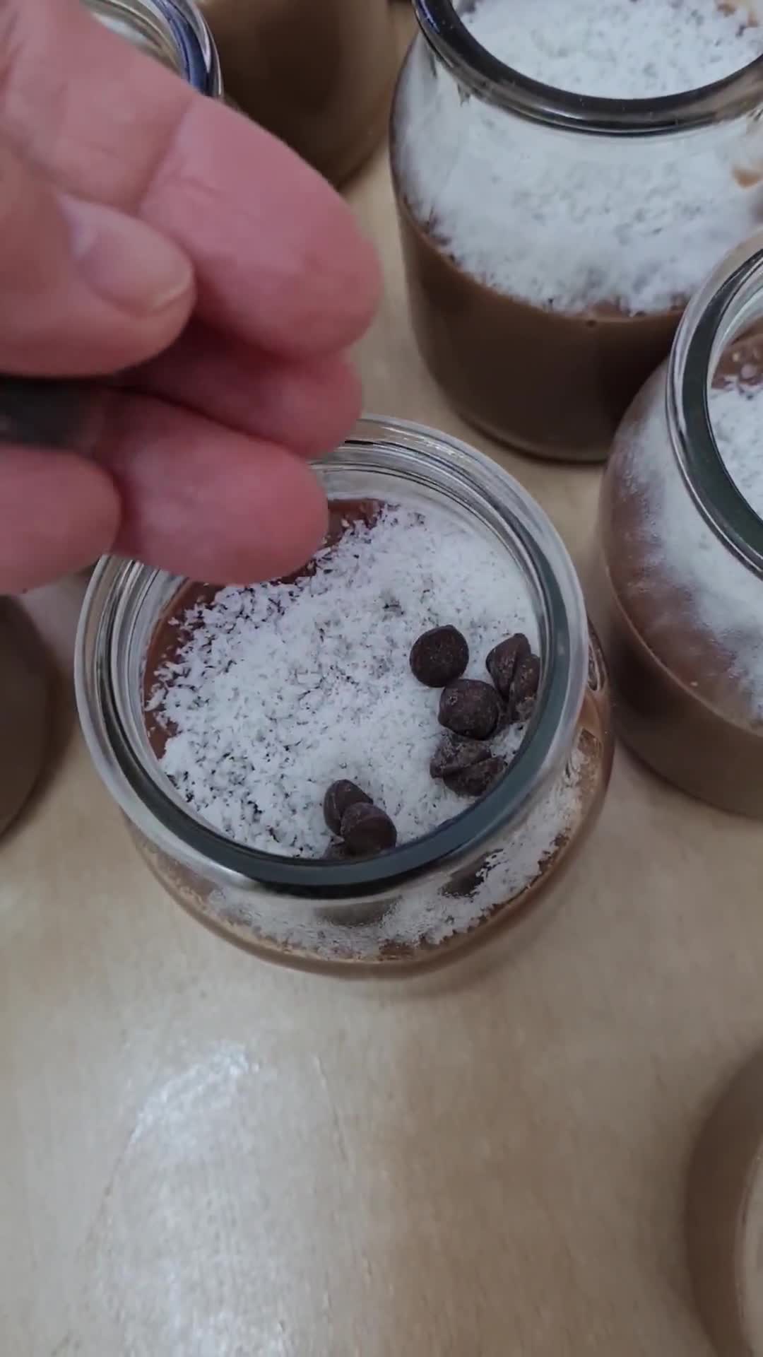 Foto del paso 5 de la receta: Postrecito de chocolate con corazón de dulce de leche (🐽 fat-fat 😅)