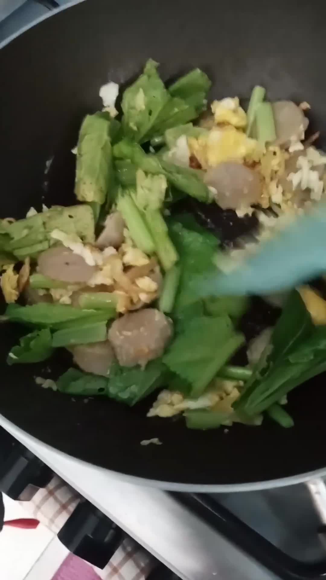 Foto langkah ke 3 dari resep Fettuccine Kwetiau Bakso ala Solaria.