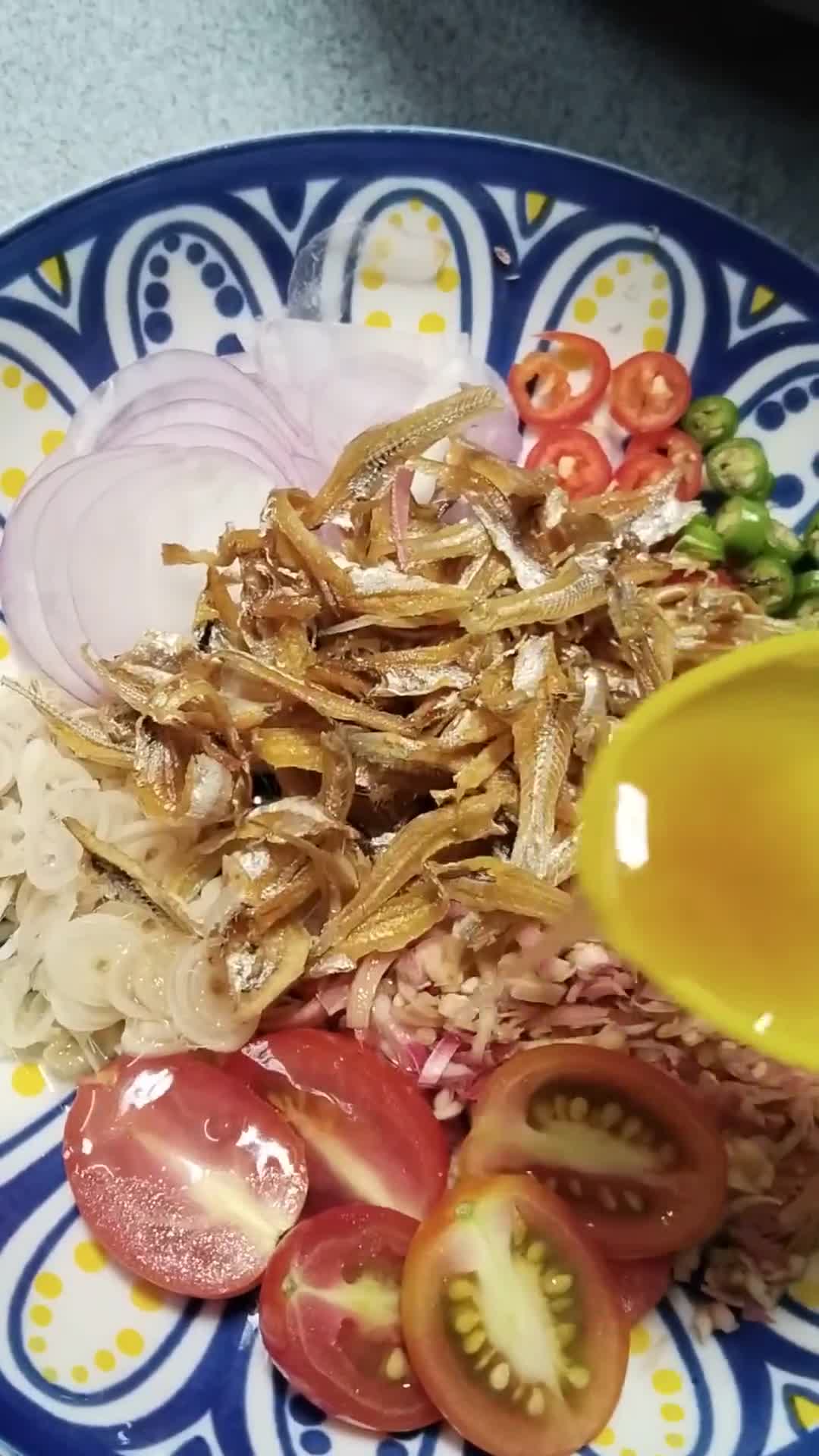 Gambar langkah 3 resipi Kerabu bunga kantan.