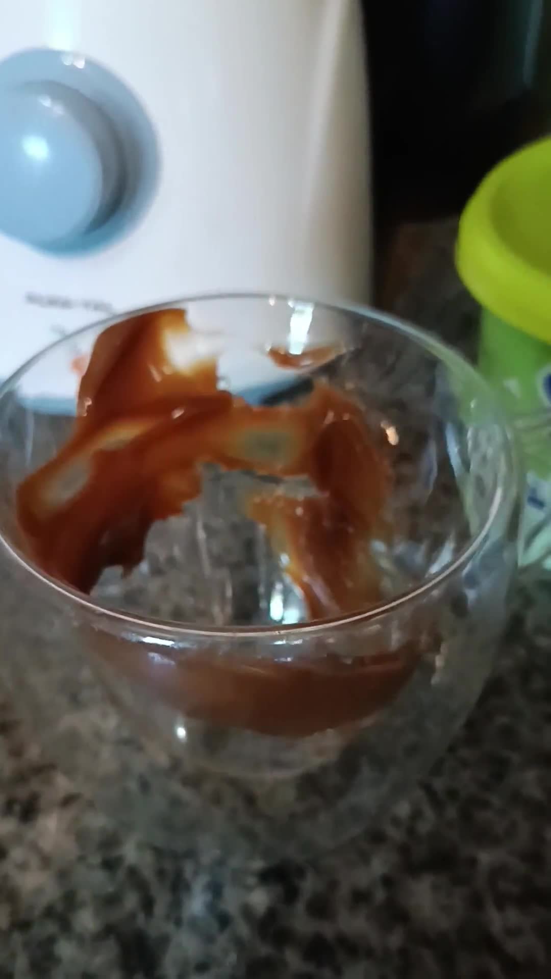 Foto del paso 2 de la receta: Café frío con pasta de maní y dulce de leche