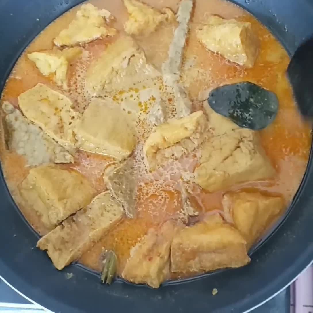 Foto langkah ke 4 dari resep Kalio Tahu Tempe Semangit.