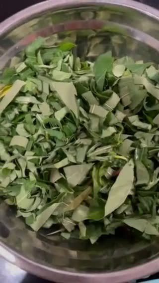 Foto langkah ke 1 dari resep Sayur Daun Singkong.