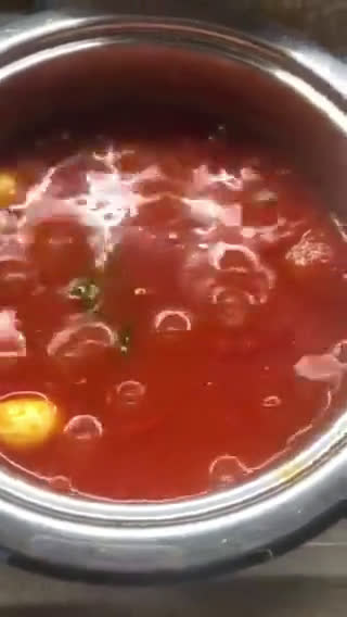 Foto del passaggio 3 della ricetta “Maccheroni”. Spaghetti al sugo di basilico