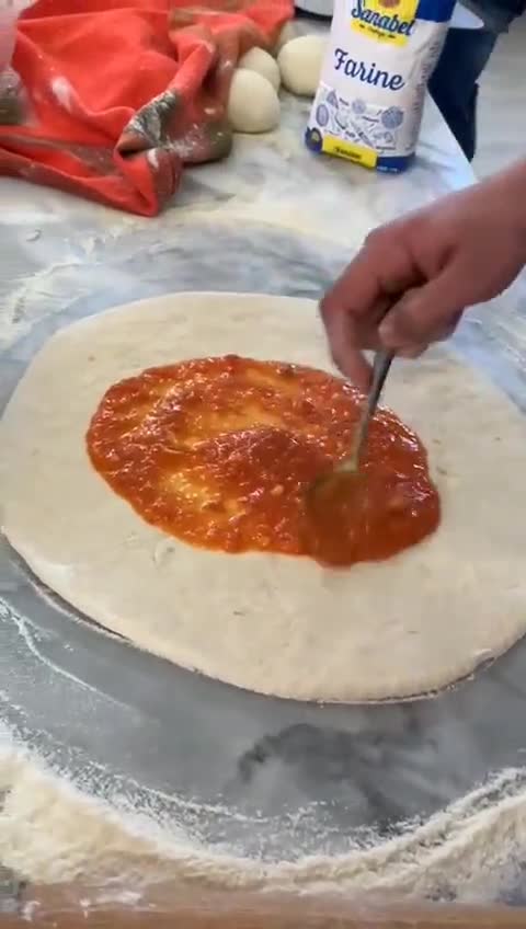 صورة لخطوة 5 من وصفة Pizza