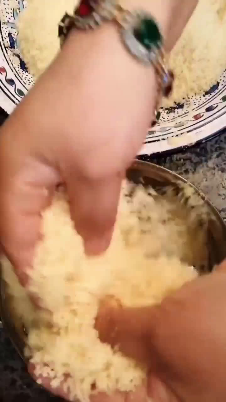 Une image de l'étape 9 de Couscous oranais la vraie recette🥩🍗🥕🌶️🥒🍆.