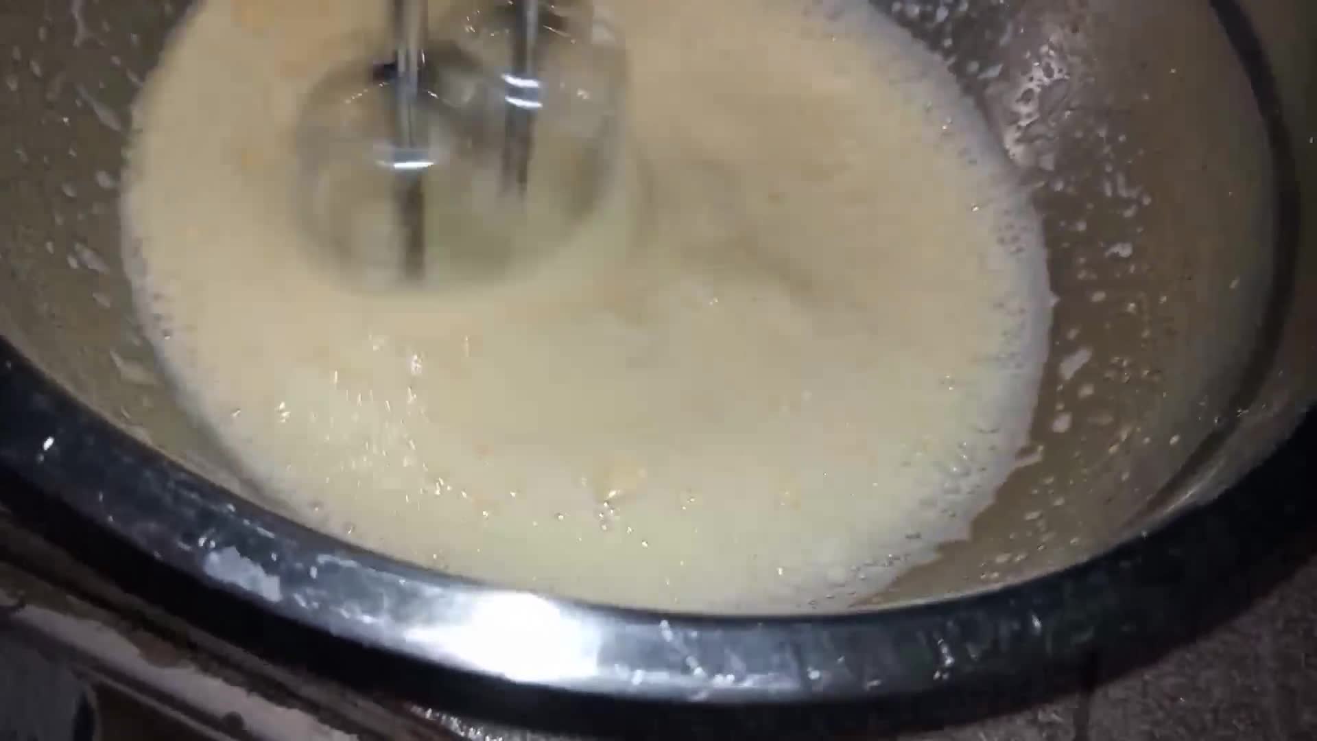 Foto del paso 1 de la receta: Pionono con batidora 🥰🥰🥰😍