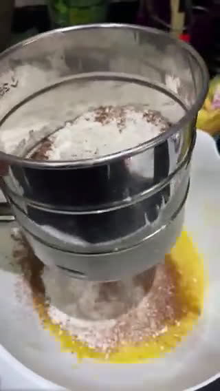 Foto langkah ke 1 dari resep Banana Chocochip Chiffon (Sifon Pisang Coklatchip).