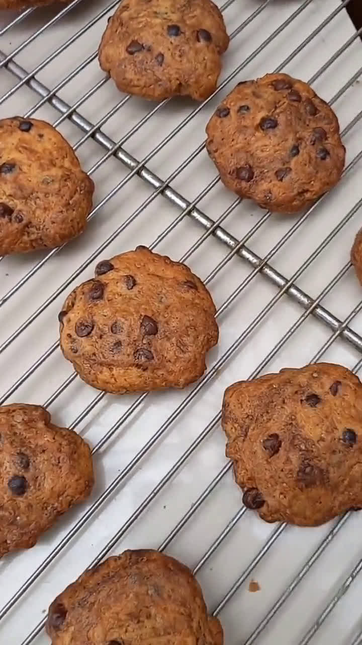 Foto langkah ke 7 dari resep Soft Baked Chocochip (discard sourdough).