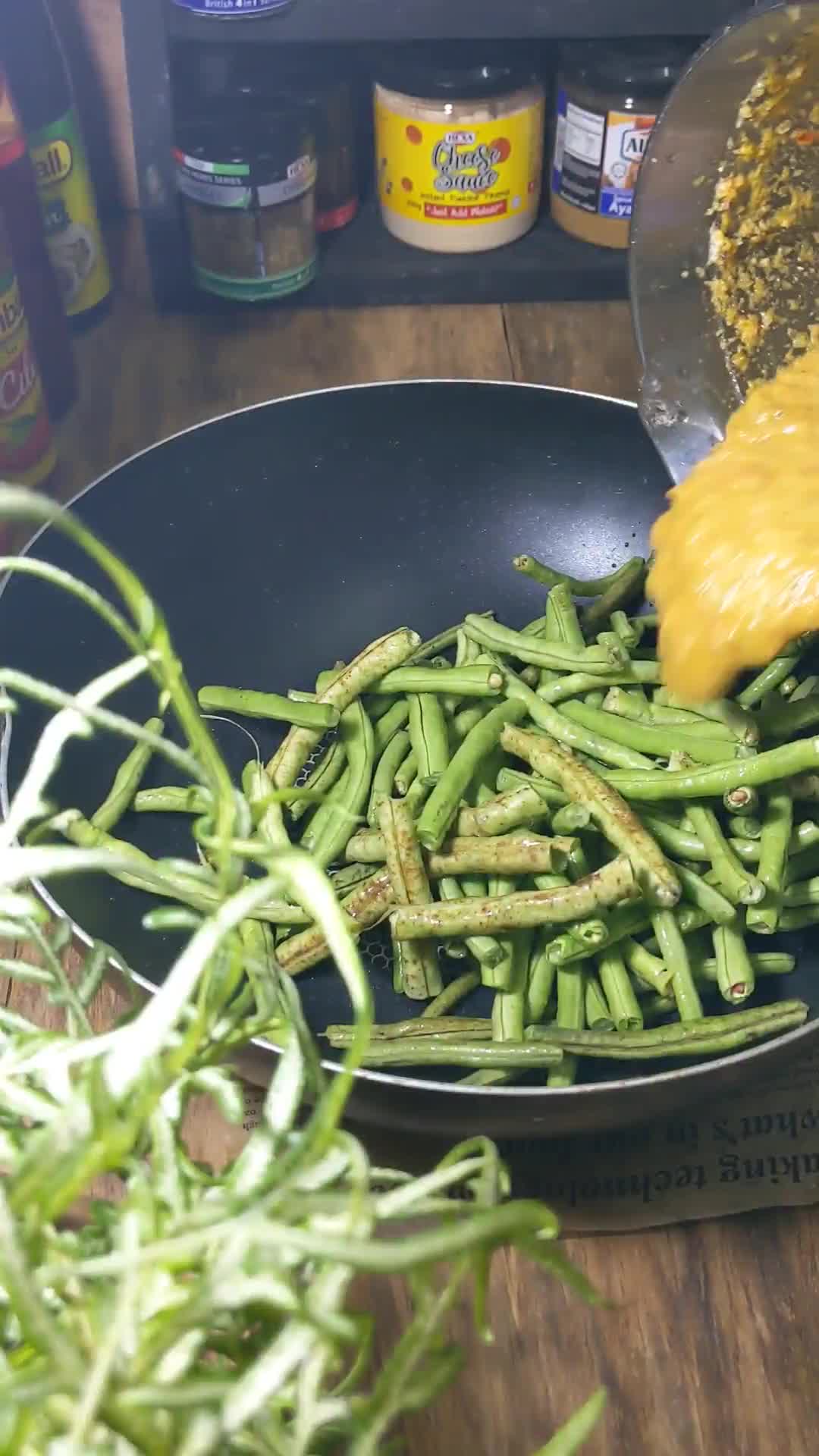 Gambar langkah 1 resipi Masak Lemak Cili Api kacang Panjang + enoki.