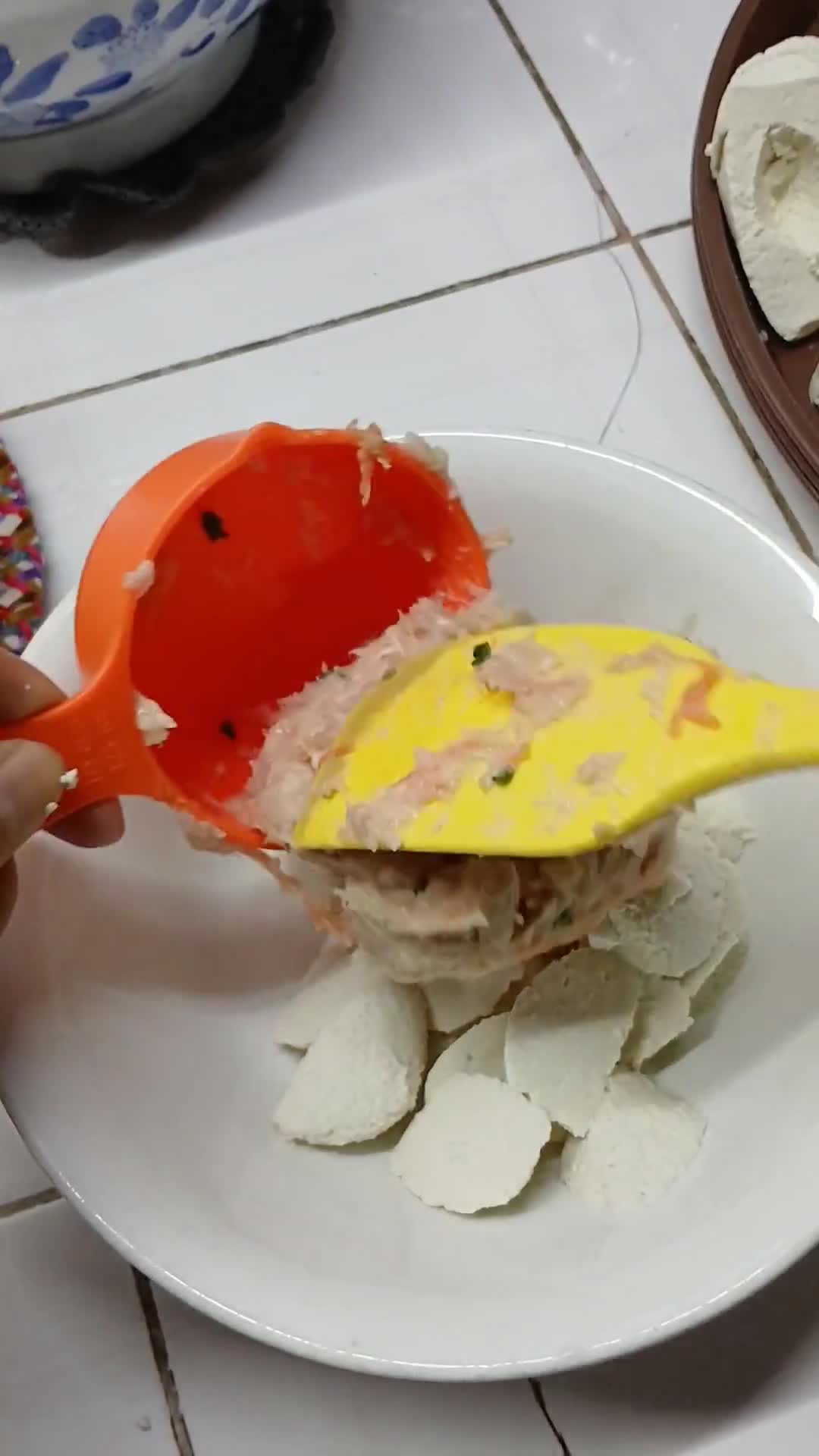Foto langkah ke 5 dari resep Dimsum Ayam.
