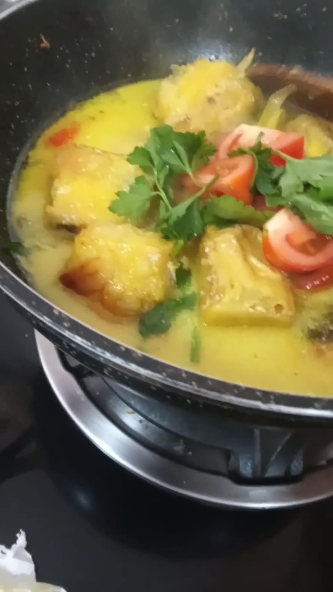Foto langkah ke 8 dari resep Ikan pari masak kuning daun seledri.