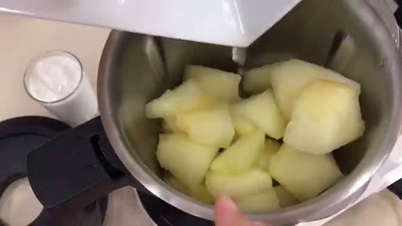 Foto del paso 1 de la receta: Helado 🍦 de MELÓN 🍈 sabroso