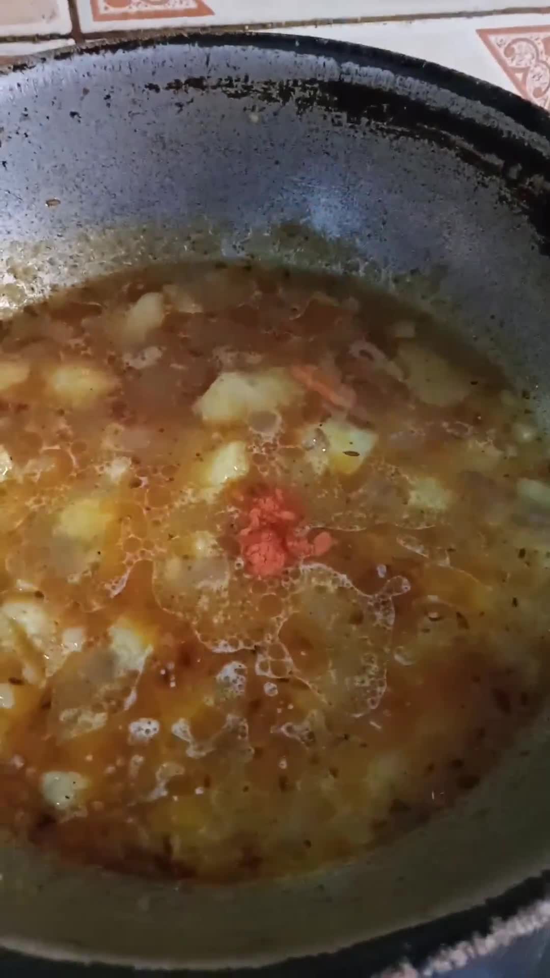 A picture of step 3 of Kachori aur aloo ki tarkari.