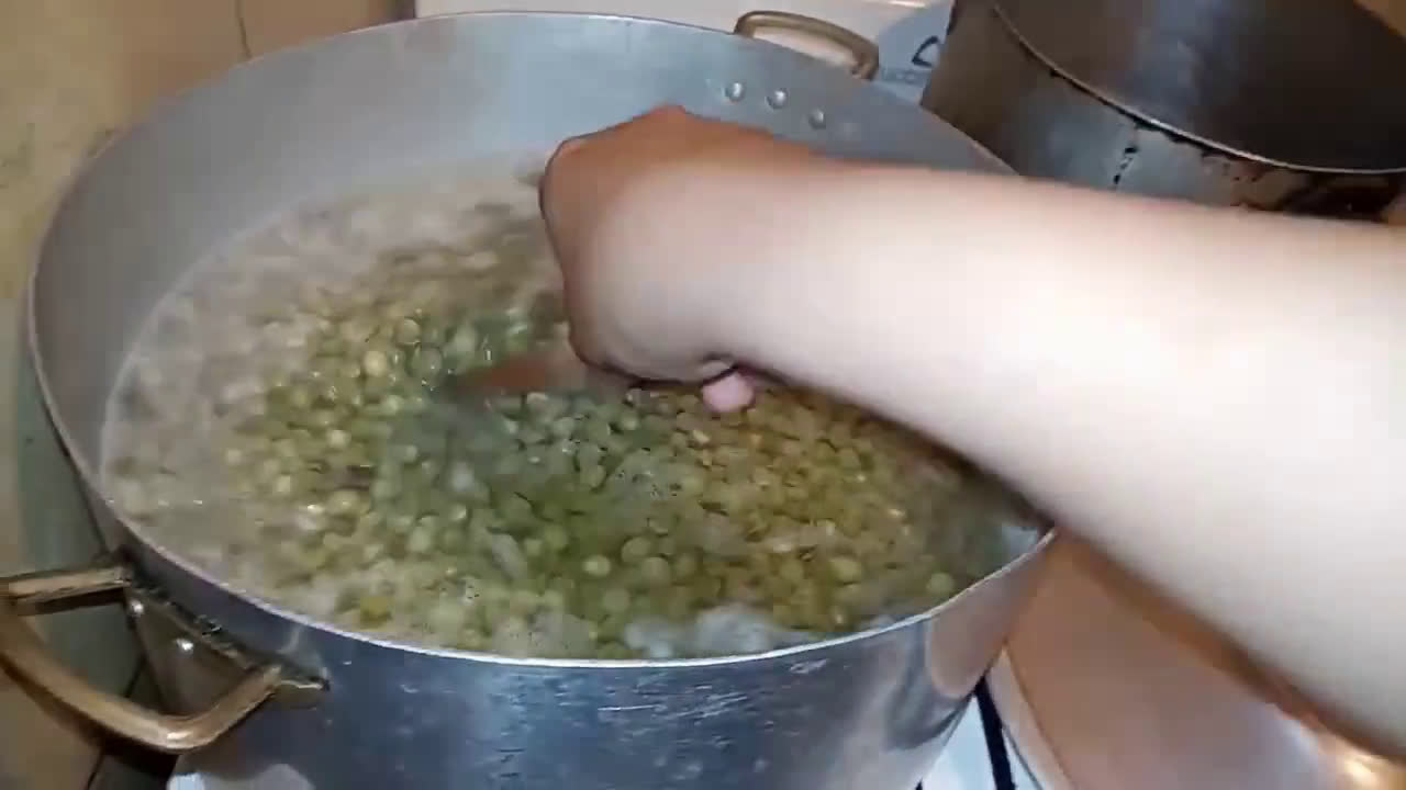 Foto del paso 2 de la receta: Hamburguesas de arveja tipo Big Mac