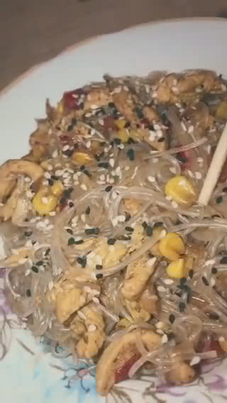 Фото кроку 7 до Фунчоза с курицей и овощами 😋.