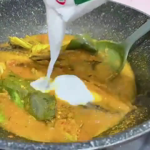 Foto langkah ke 5 dari resep Ikan Cuek Tongkol Santan / Bumbu Kuning.