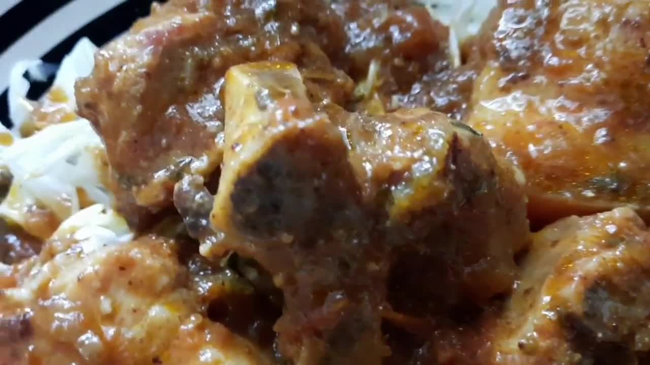 Foto del paso 3 de la receta: Panceta de cerdo en salsa con repollo(col)