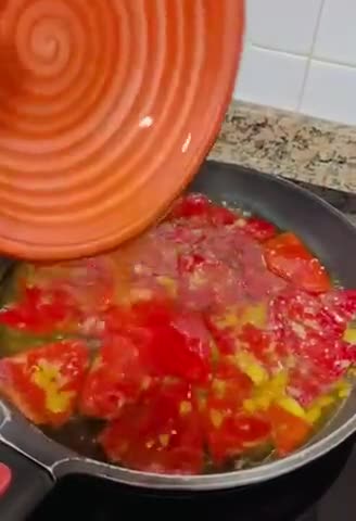 Foto del paso 3 de la receta: Piquillos al ajillo con solomillo de pollo 🧄 🌶️ 🐣