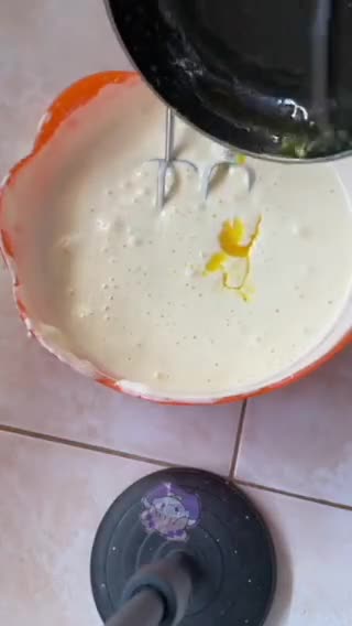 Foto langkah ke 2 dari resep Cake Potong Meises Keju.