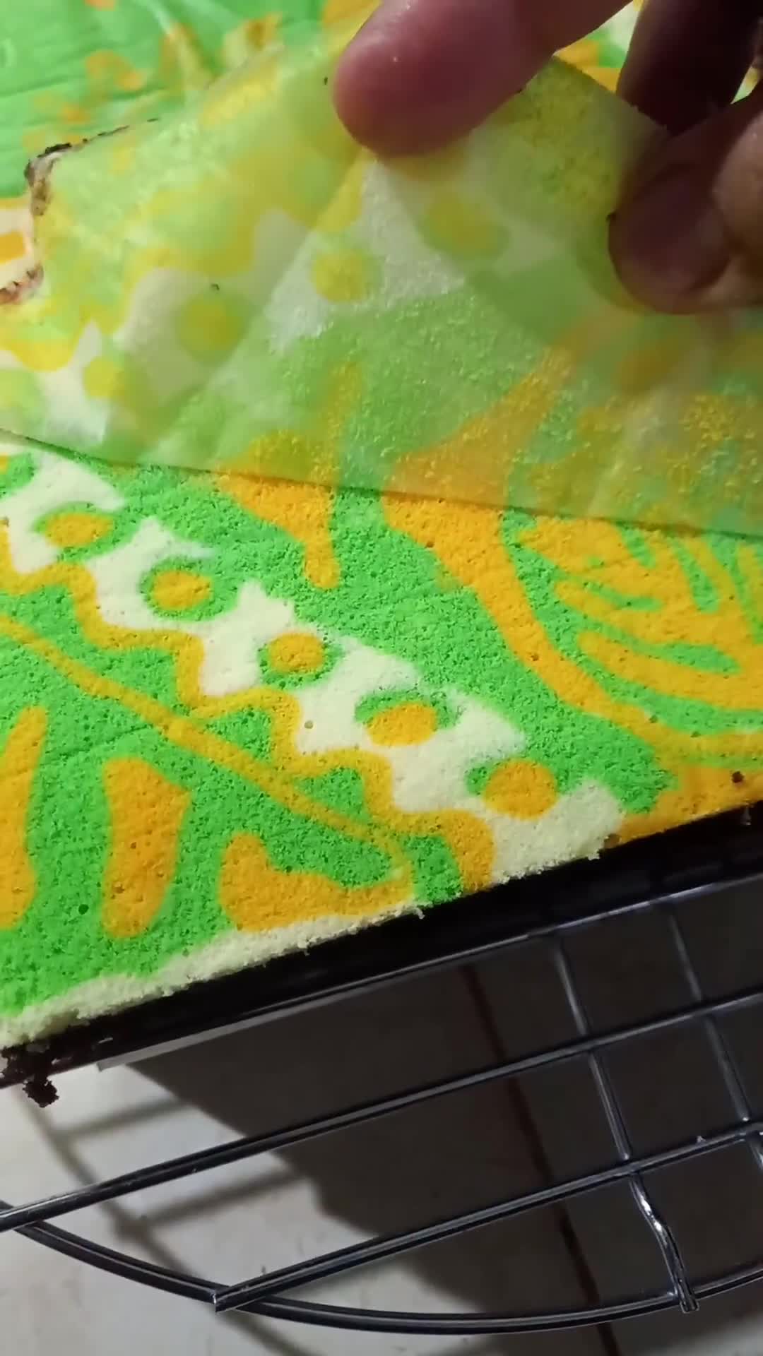 Foto langkah ke 9 dari resep Brownies Kukus Batik.