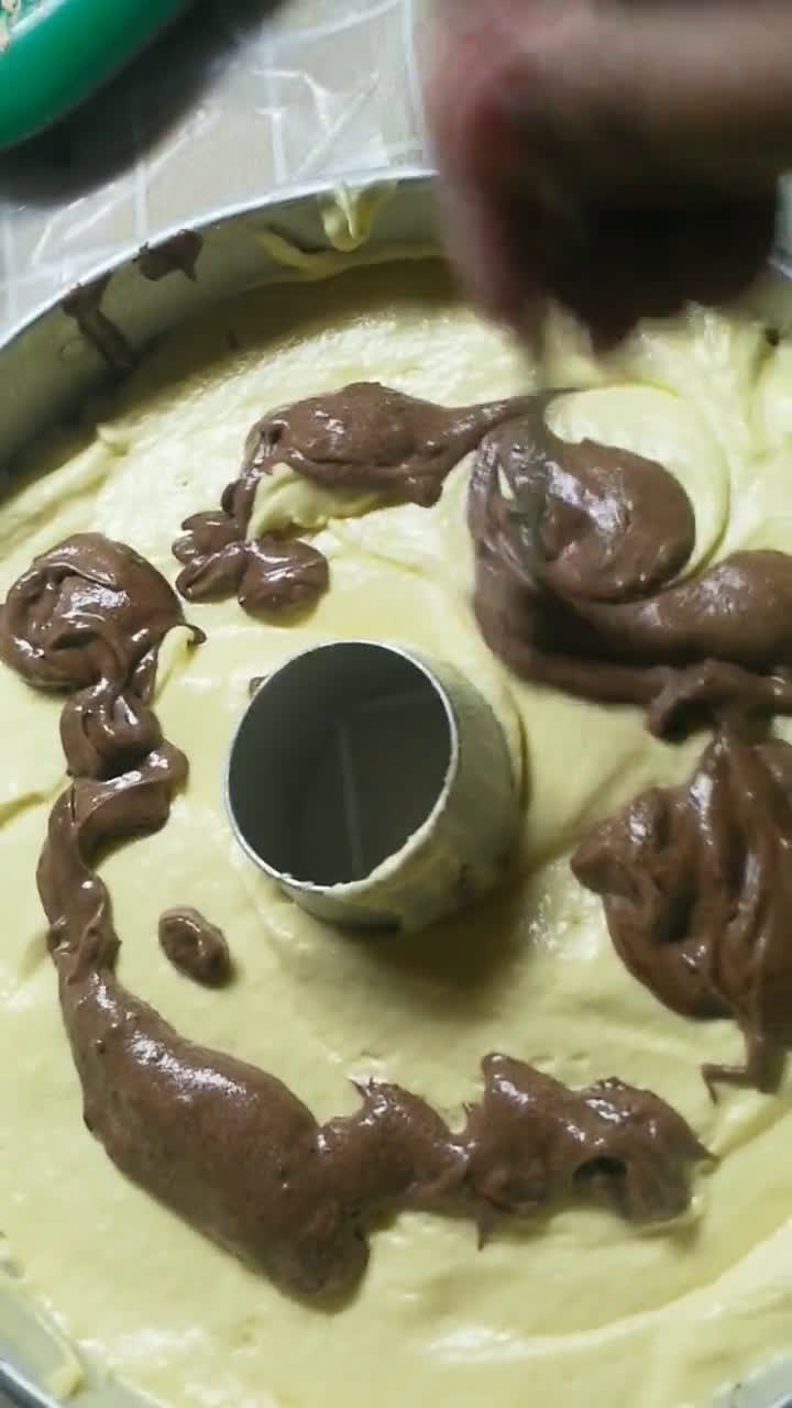 Foto langkah ke 7 dari resep Marmer Cake Law Thomas.