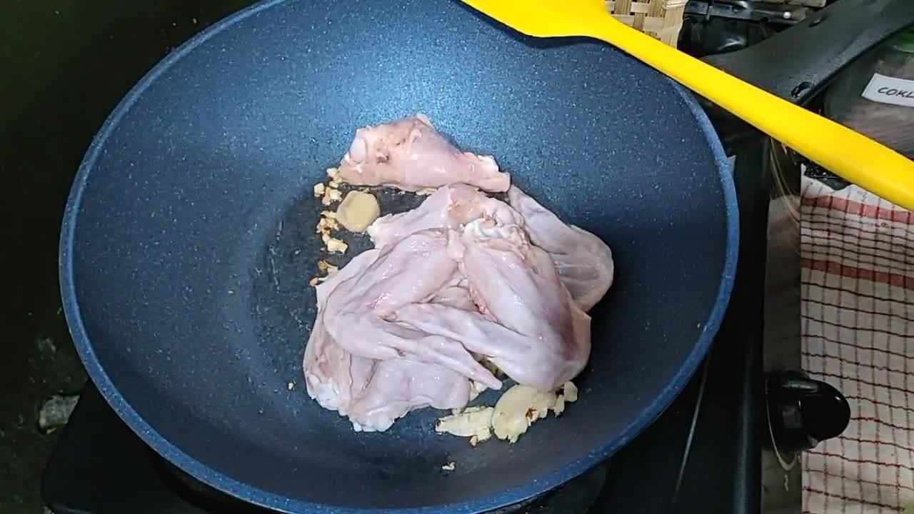 Foto langkah ke 2 dari resep Ayam Coca Cola (624).