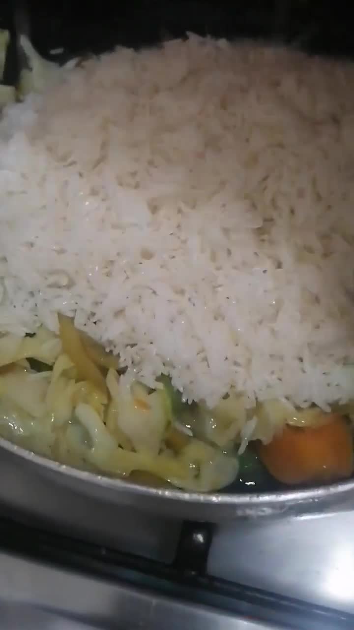 صورة لخطوة 4 من وصفة رز صيني بالخضار