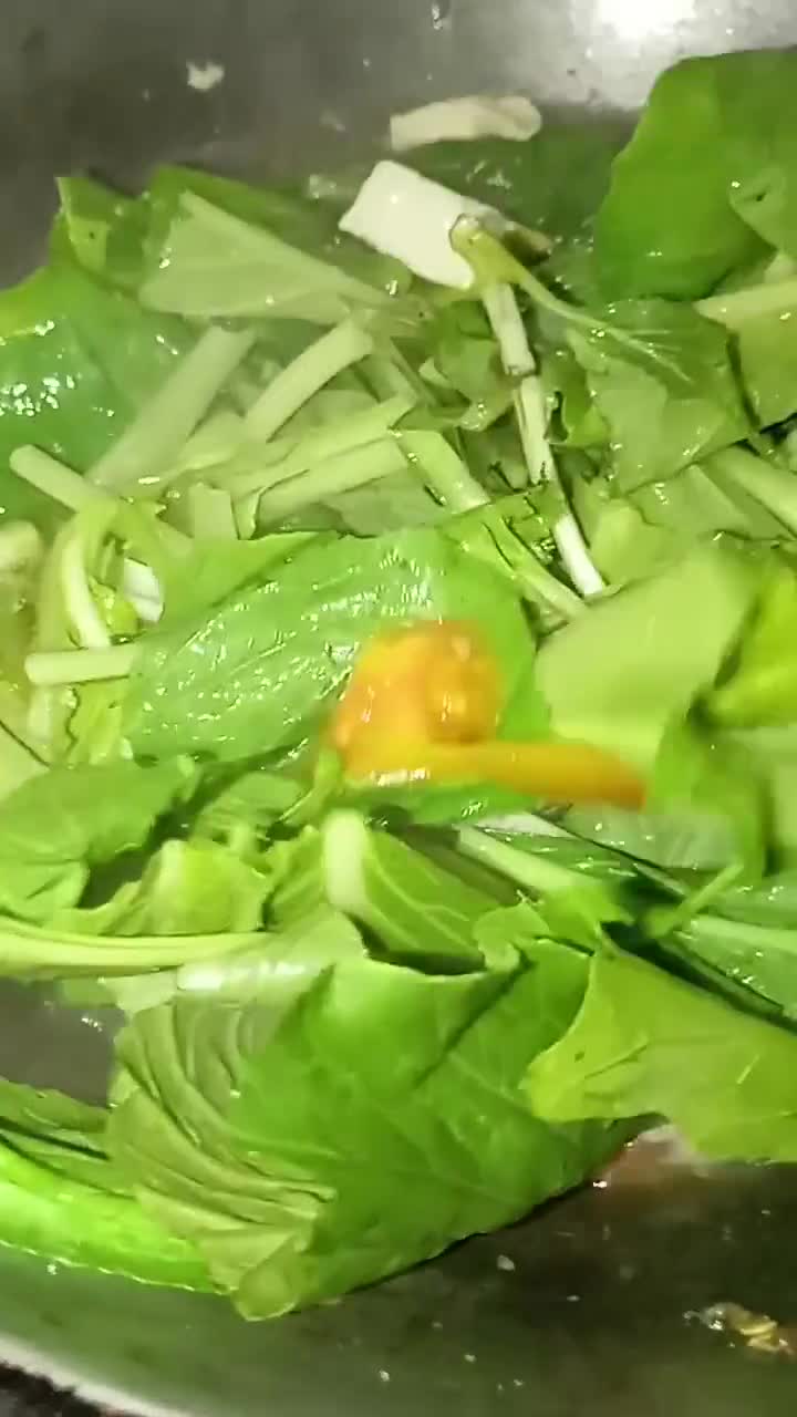 Foto langkah ke 3 dari resep Sayur sawi hijau tahu simple.