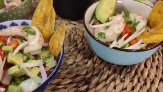 Foto del paso 9 de la receta: Ceviche fácil de gambas y aguacate