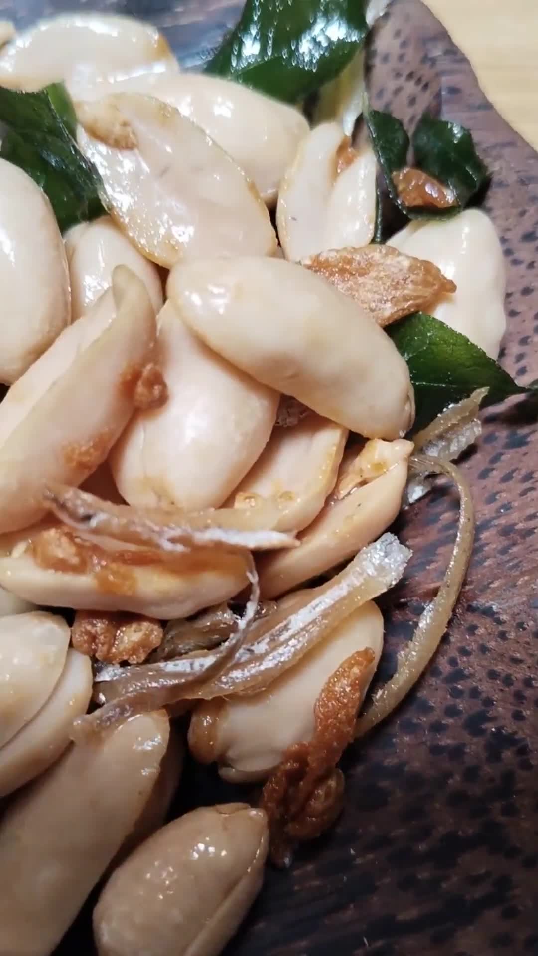 Gambar langkah 4 resipi Kacang bawang putih.