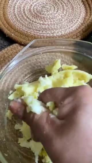 ख़स्ता आलू कचौड़ी(khasta aloo kachodi recipe in hindi) रेसिपी चरण 2 फोटो