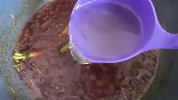 Gambar langkah 2 resipi Daging Tumis Tomyam.